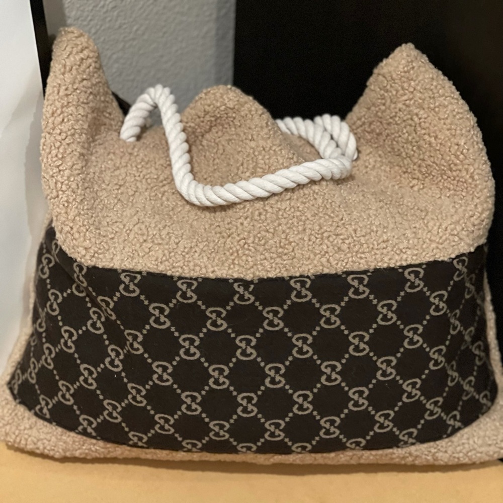 Gucci scarf Sherpa tote
